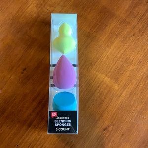 Three assorted blending sponges